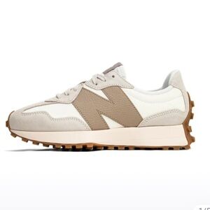 New Balance Women’s 327, white& tan, moonbeam driftwood, Size 8.5, brand new!